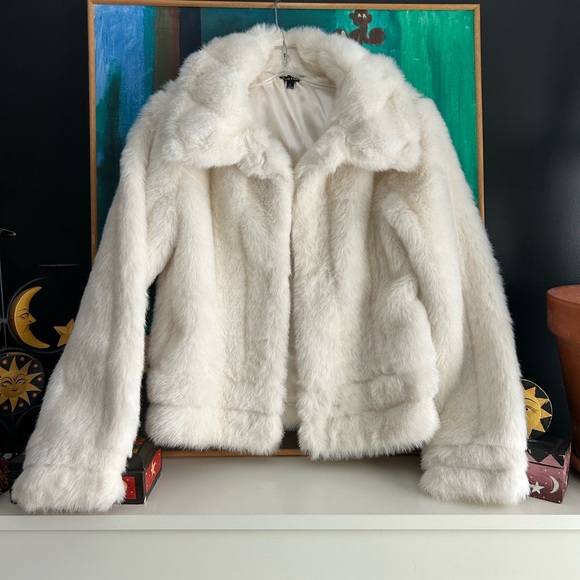 Le Chateau Y2K Indie Off White Teddy Faux Fur Jacket Small - Picture 16 of 16